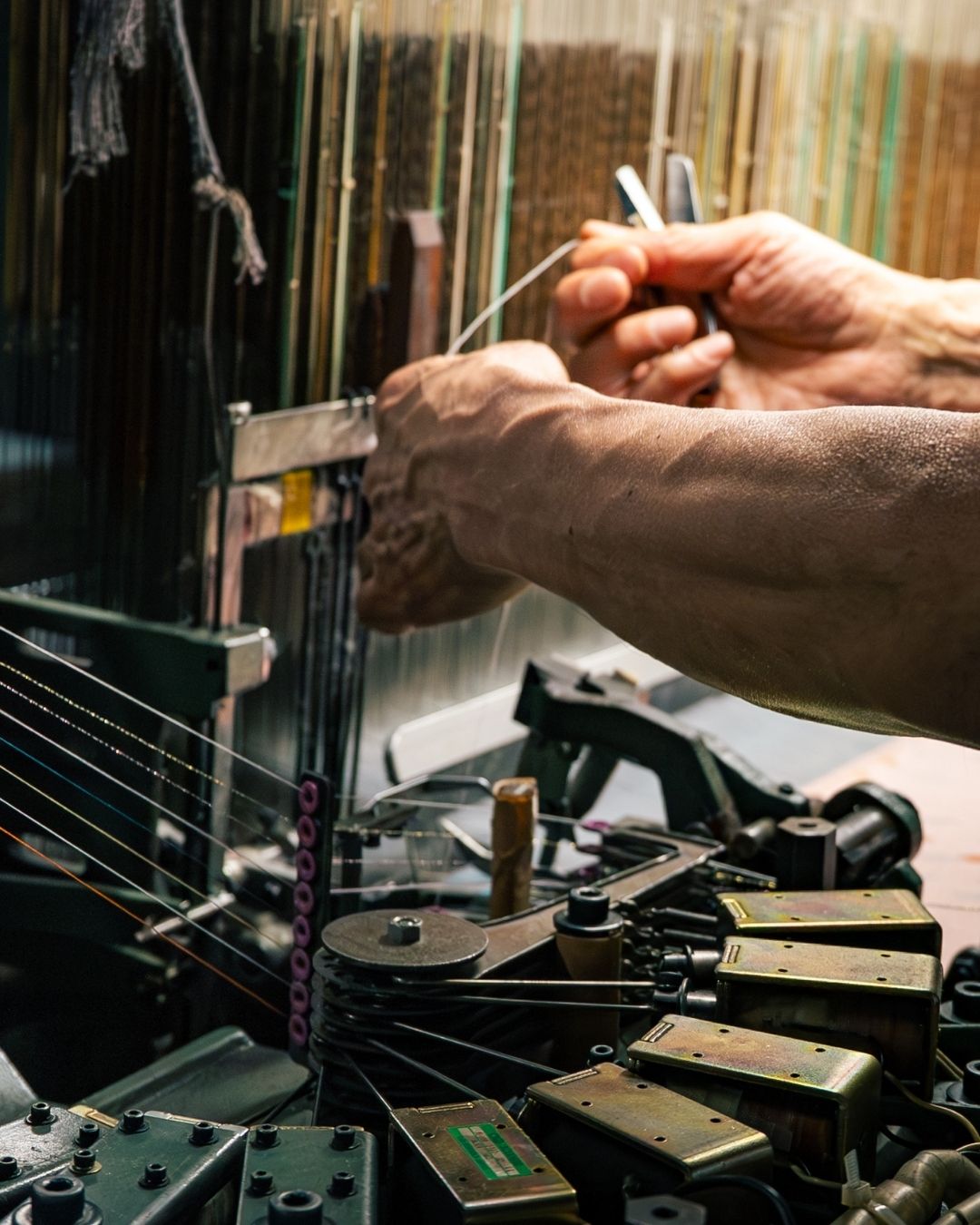 theurah-kyoto-jacquard-vintage-loom-weaving